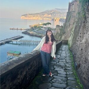 Meet your Posher, Alana